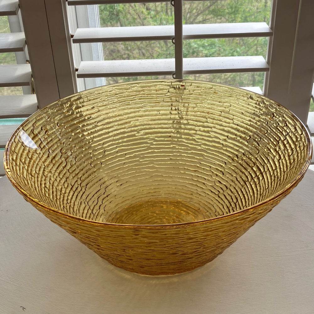 MCM Anchor Hocking 11” Soreno Amber Harvest Gold Bowl With Bark Like Texture